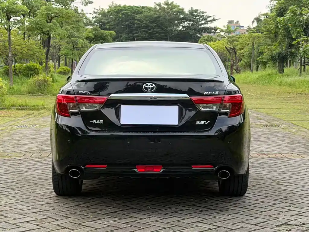Toyota Reiz — миниатюра 6