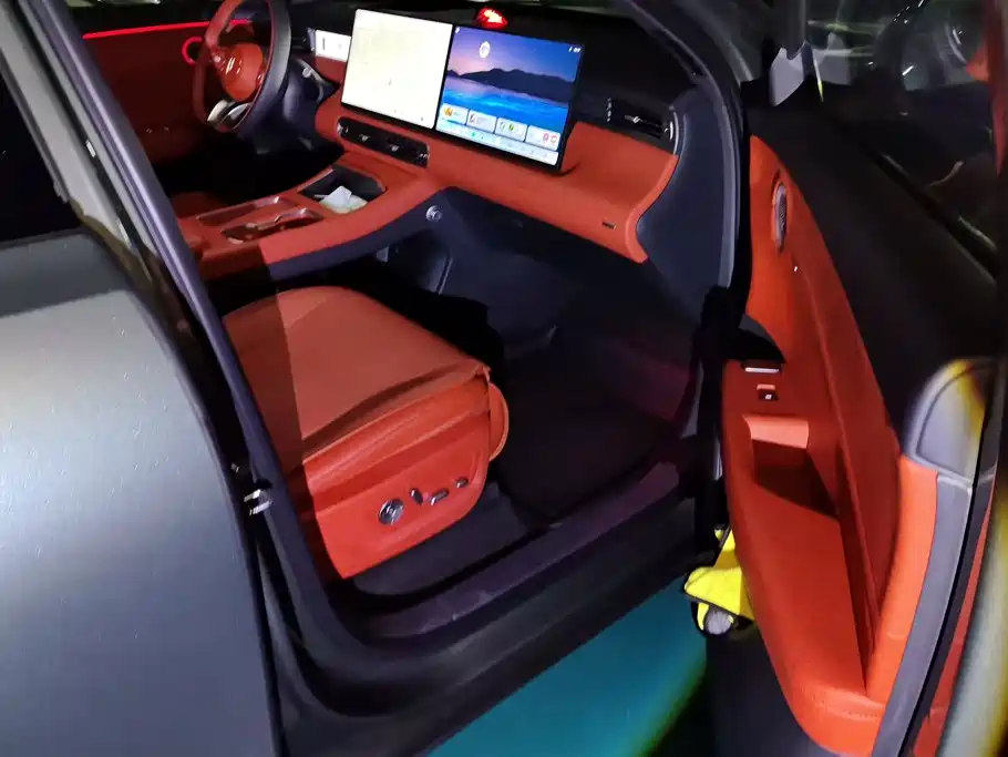 Hongqi Красный флаг HS6 PHEV — миниатюра 8