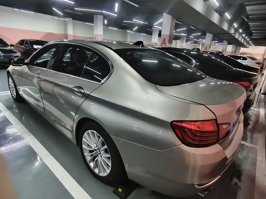 BMW 5 Series — миниатюра 4