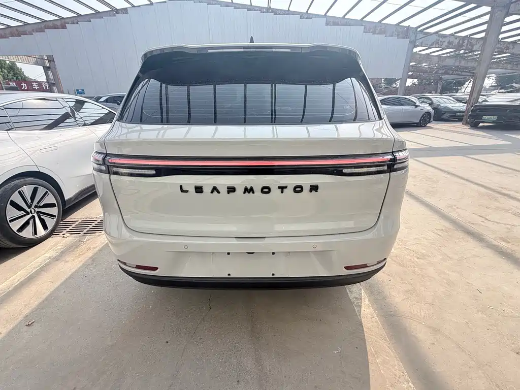 Leapmotor Leapmotor C10 — миниатюра 8