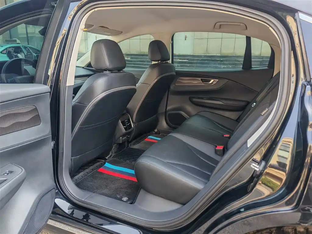 Hongqi Hongqi E-QM5 — миниатюра 11