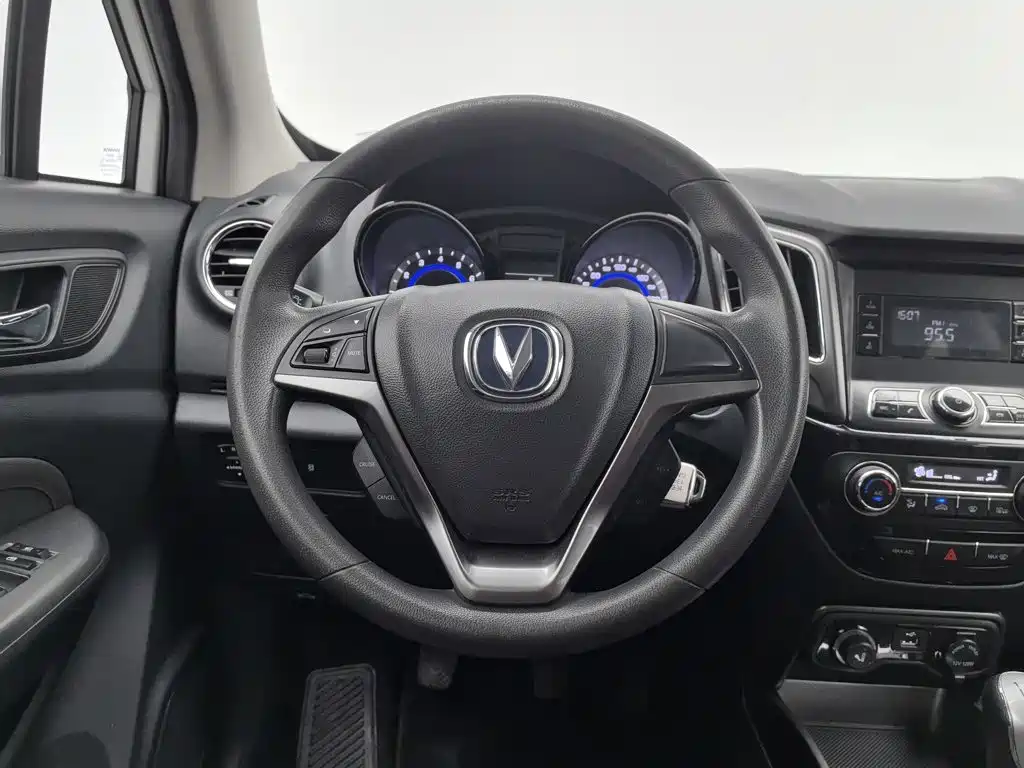 Changan CS15 — миниатюра 11