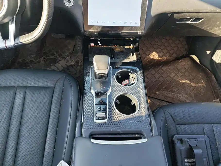 Hongqi Hongqi HS3 PHEV — миниатюра 16