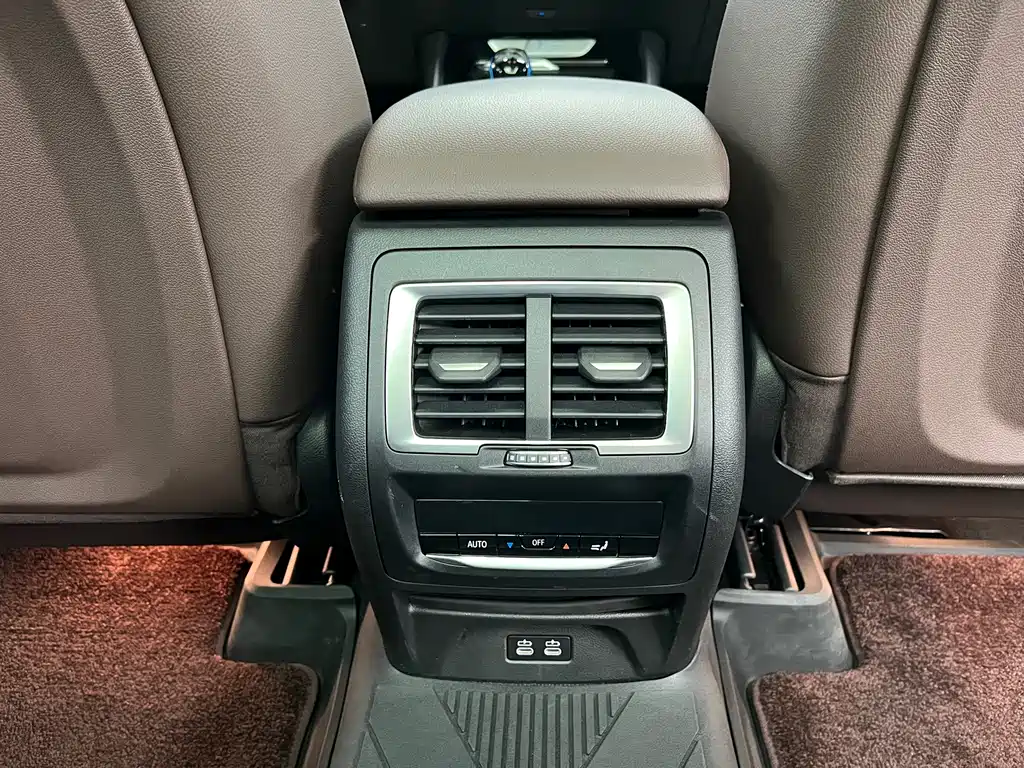 BMW iX3 — миниатюра 18