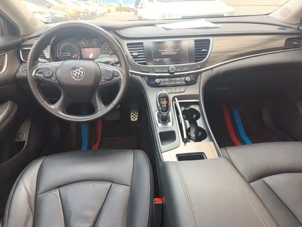 Buick LaCrosse — миниатюра 10