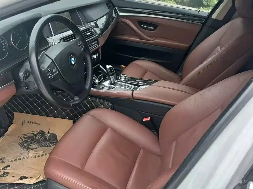 BMW 5 Series — миниатюра 4