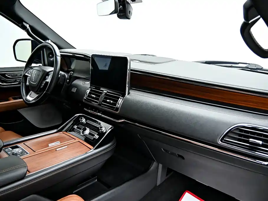 Lincoln Navigator 3.5T Premium Shine Edition, фото 15