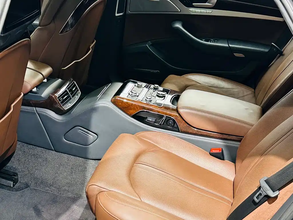Audi A8 — миниатюра 25