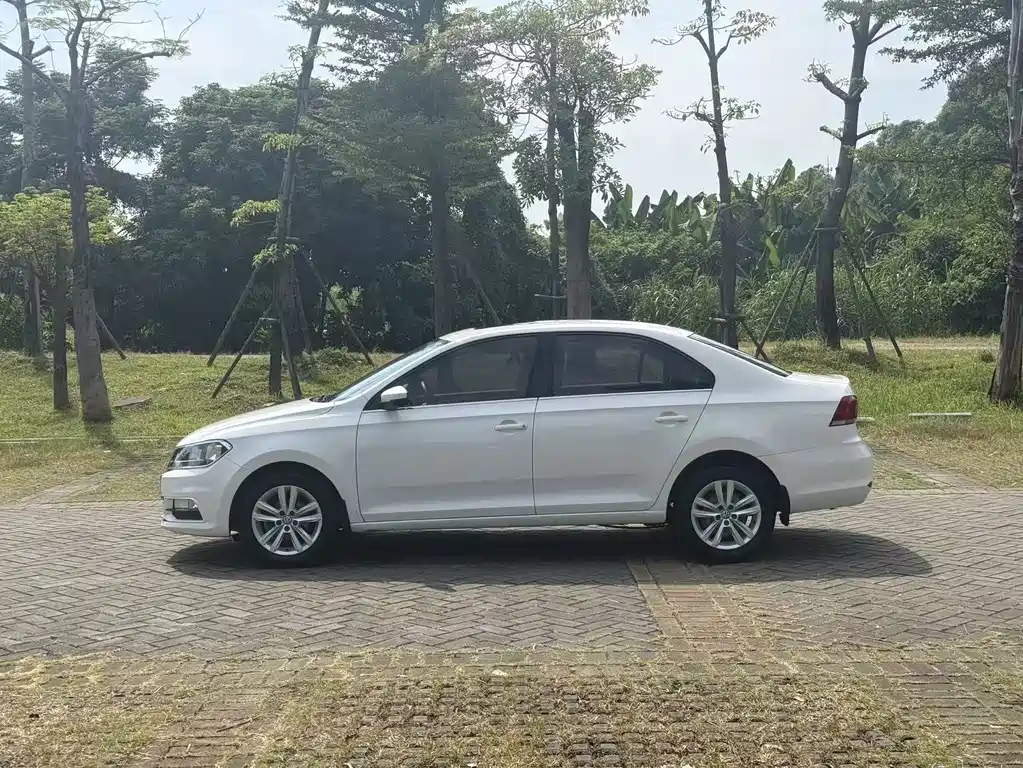 Volkswagen Santana — миниатюра 5