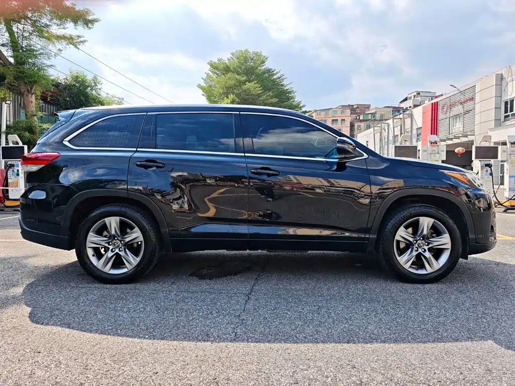 Toyota Highlander — миниатюра 4