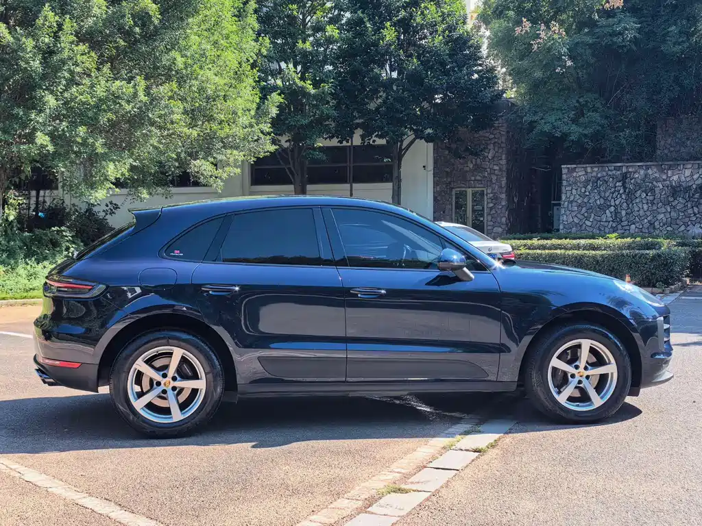Porsche Macan — миниатюра 16