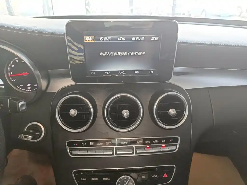Mercedes-Benz C-Class — миниатюра 13