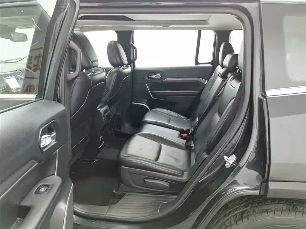 JEEP GRAND COMMANDER