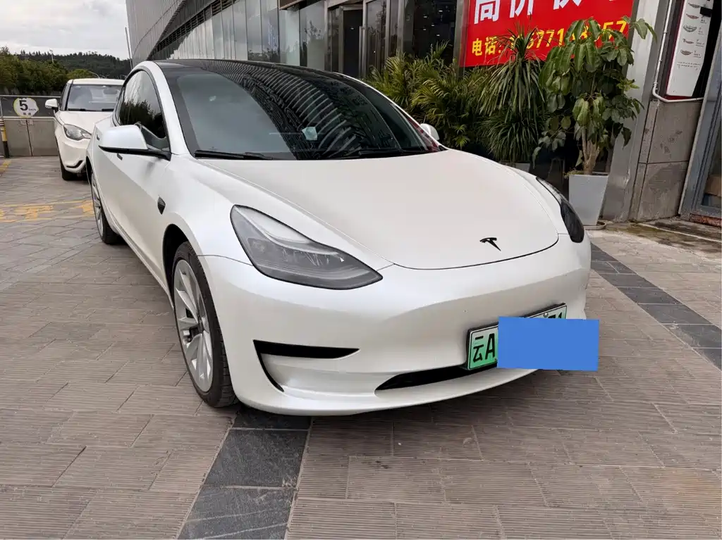 Tesla Model 3 — миниатюра 16