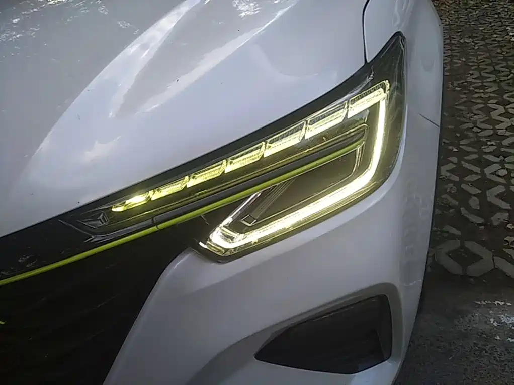 Roewe RX5 New Energy — миниатюра 24