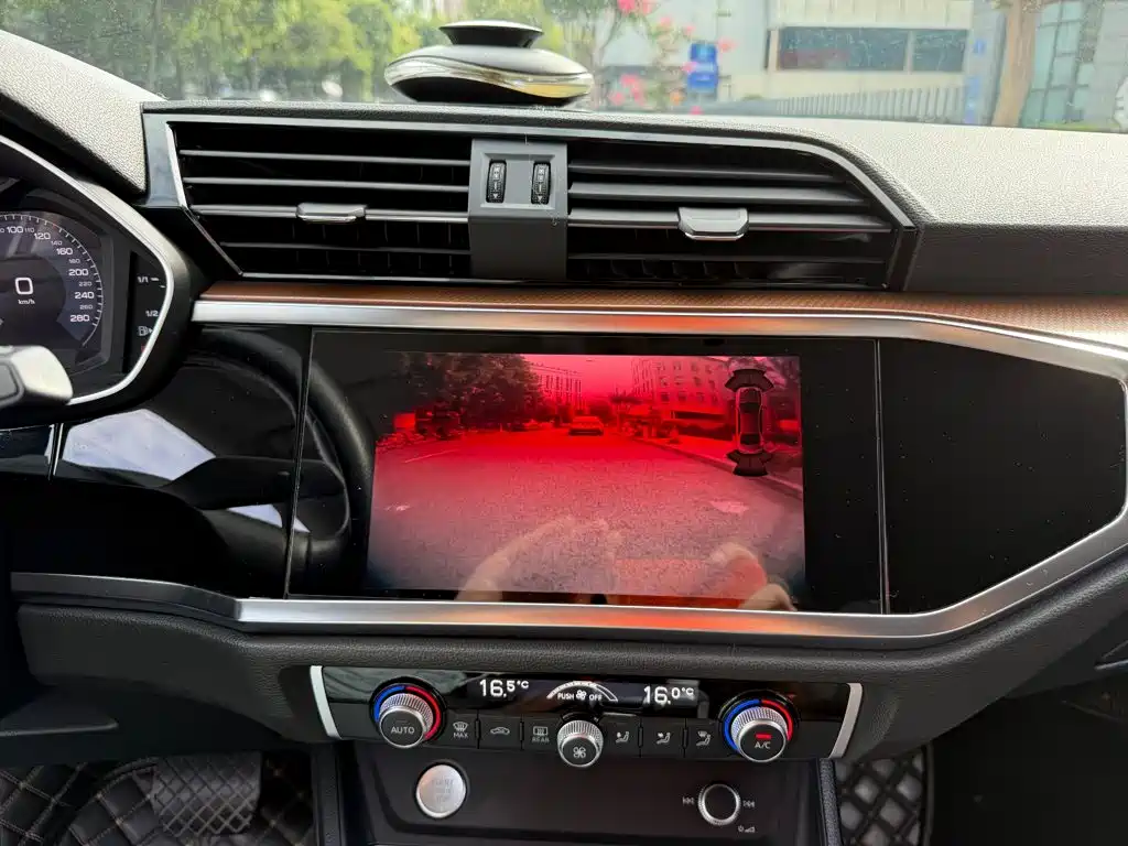 Audi Q3 — миниатюра 10