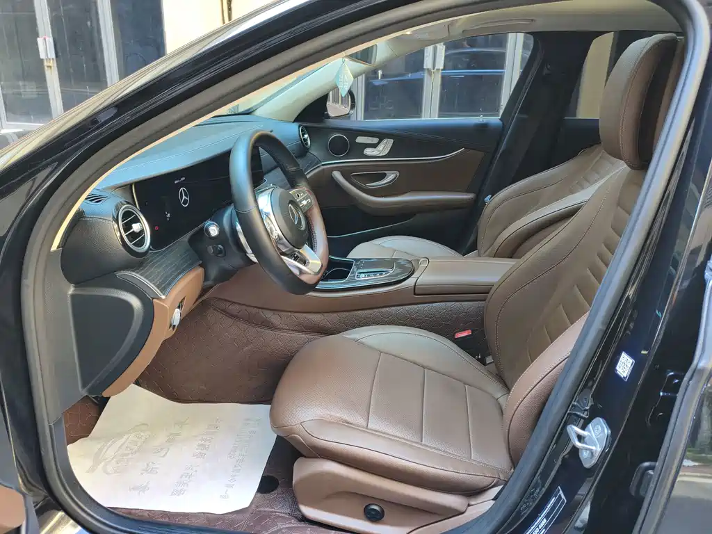 Mercedes-Benz E-Class — миниатюра 5