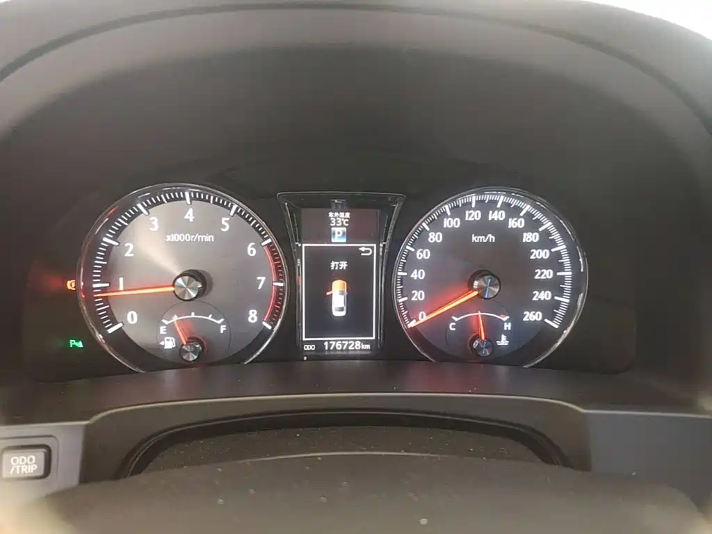 Toyota Crown — миниатюра 12