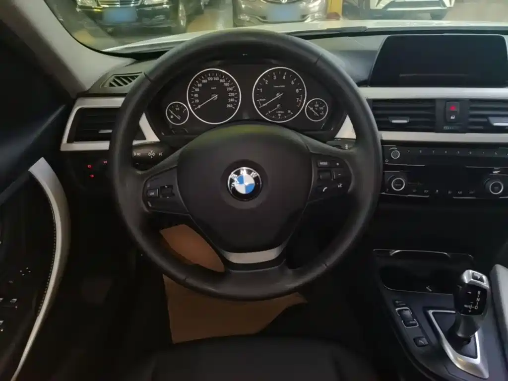 BMW 3 Series — миниатюра 11