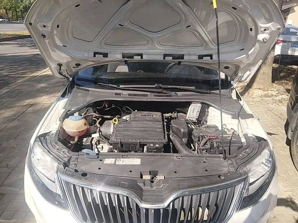 Skoda Rapid — миниатюра 20