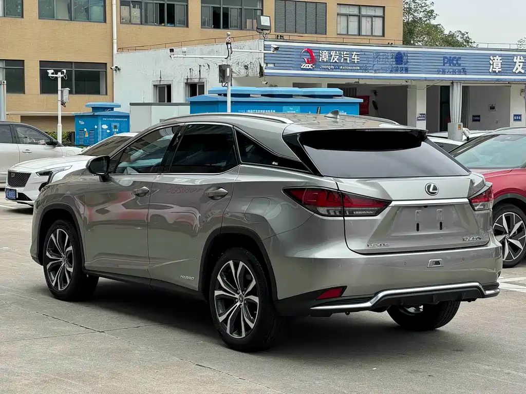 Lexus RX - фото 9