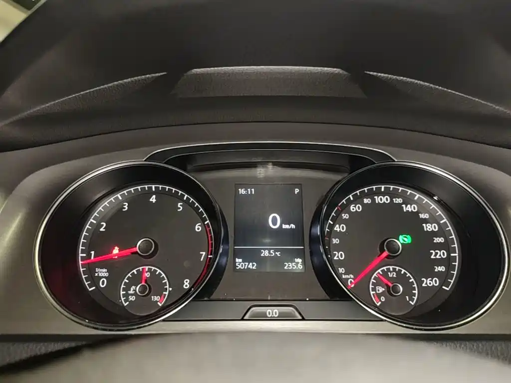 Volkswagen Golf — миниатюра 12