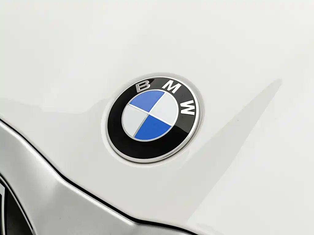 BMW 5 Series — миниатюра 27