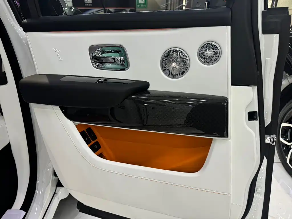 Rolls-Royce Cullinan 2026 Black Badge