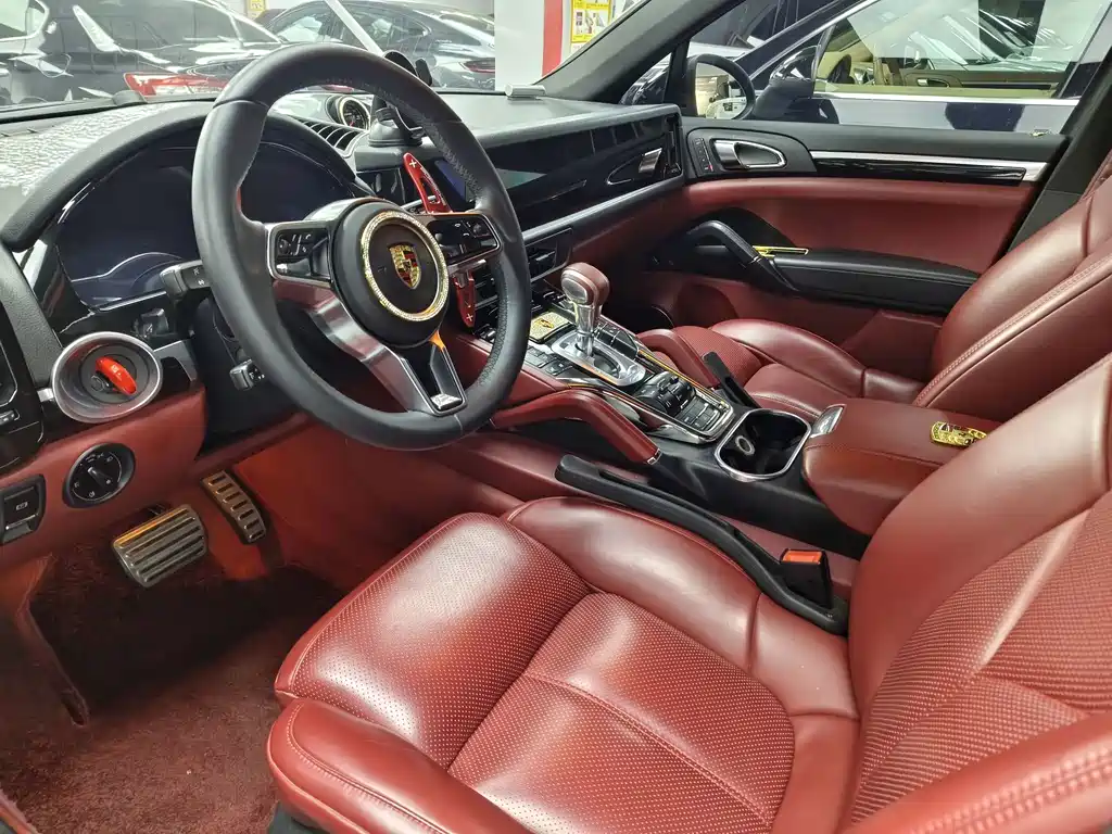 Porsche Cayenne — миниатюра 4