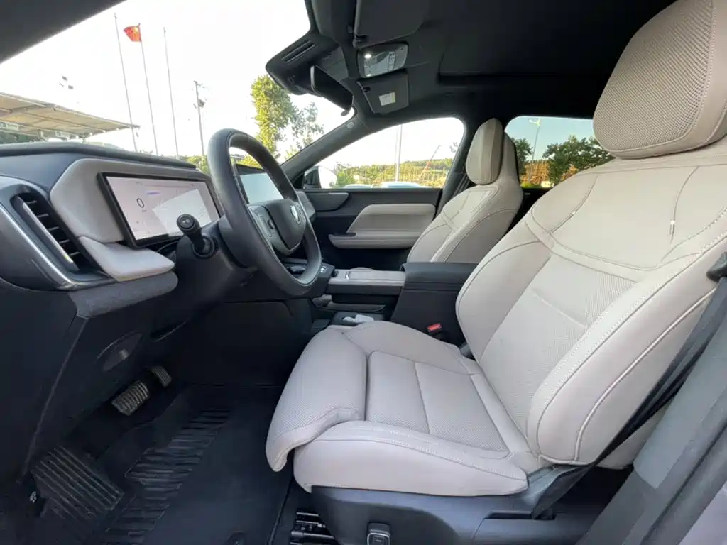 Volvo XC70 PHEV — миниатюра 10