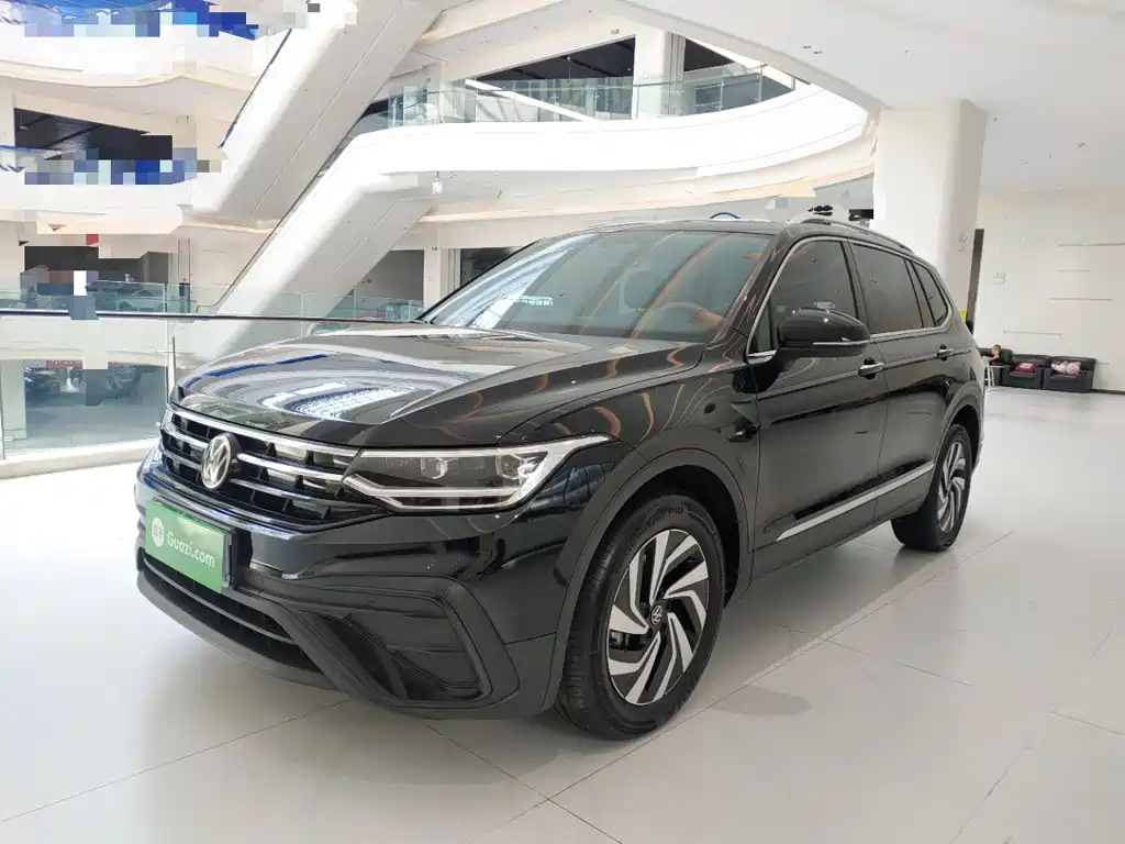 Volkswagen Tiguan L — миниатюра 2