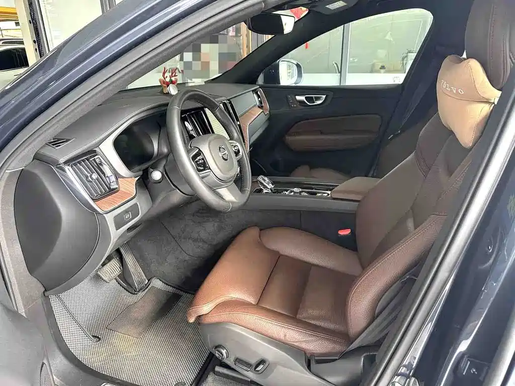 Volvo XC60 — миниатюра 3