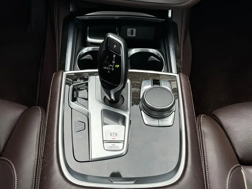 BMW 7 Series — миниатюра 15
