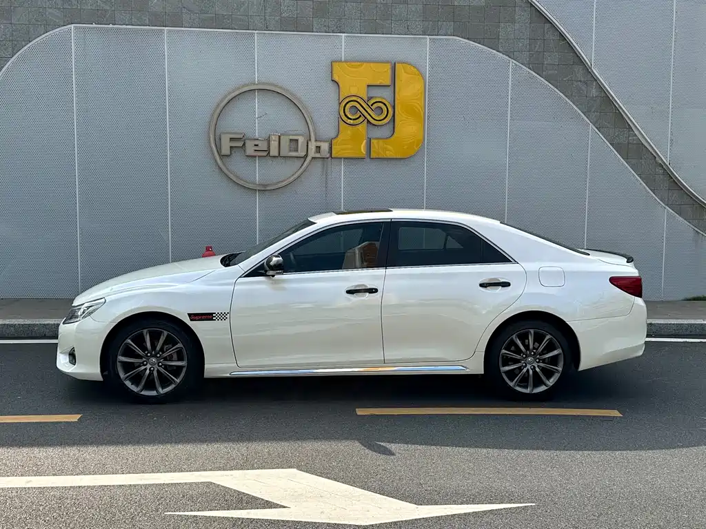 Toyota Reiz — миниатюра 5