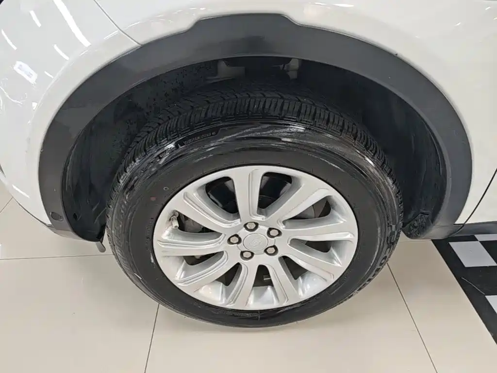 Land Rover Discovery Sport — миниатюра 23