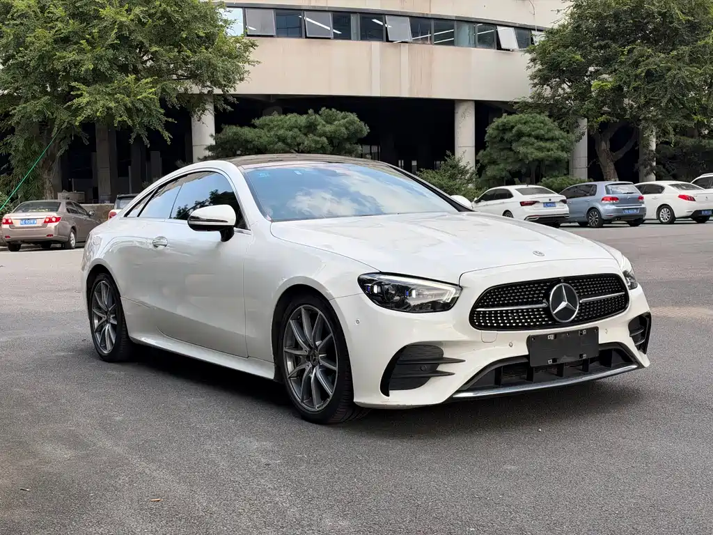 Mercedes-Benz E-Class (Import) — миниатюра 3