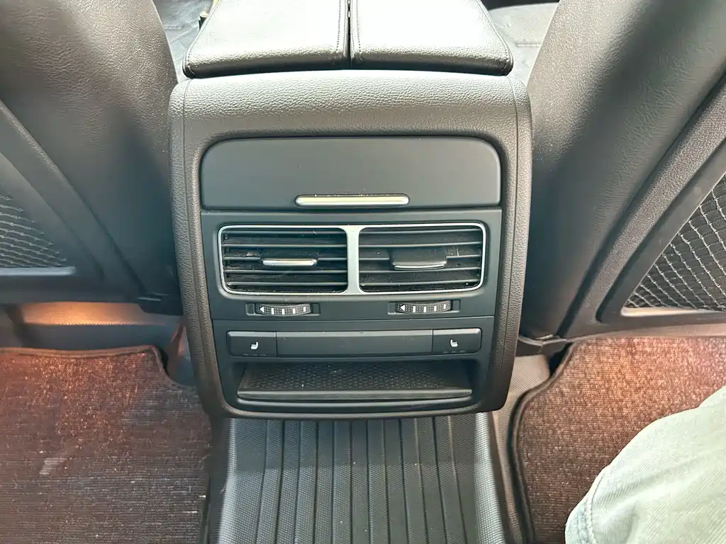 Volkswagen Touareg — миниатюра 17