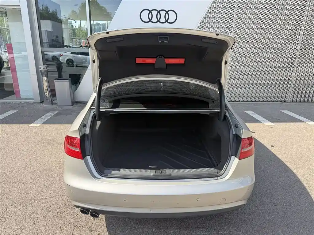 Audi A4L — миниатюра 6