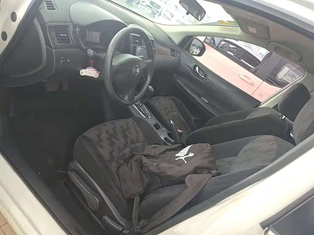 Nissan Tiida — миниатюра 15