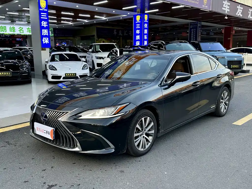 Lexus ES 2019
