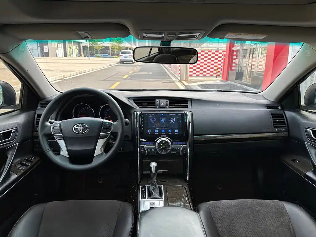 Toyota Reiz — миниатюра 10