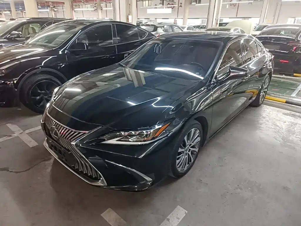Lexus ES — миниатюра 2