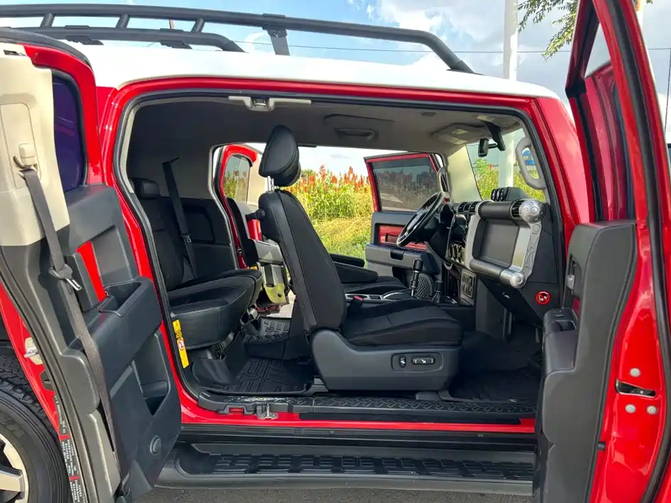 Toyota FJ Cruiser — миниатюра 16