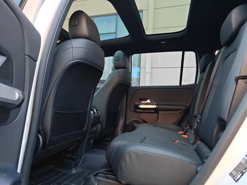 Mercedes-Benz GLB — миниатюра 10