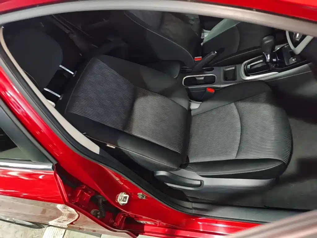 Nissan Tiida — миниатюра 25