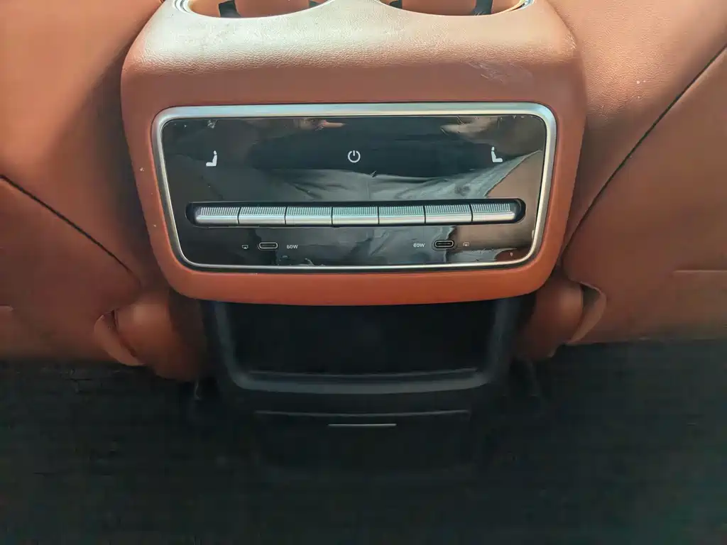 Li Auto Li L8 — миниатюра 10
