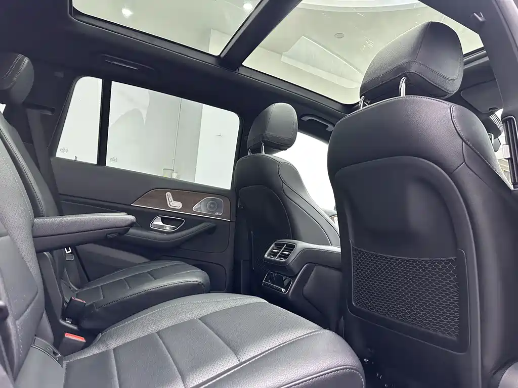 Mercedes-Benz GLS — миниатюра 13