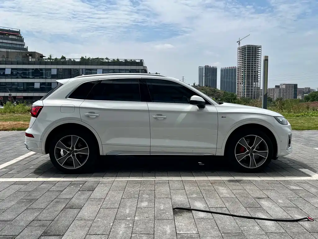 Audi Q5L — миниатюра 5