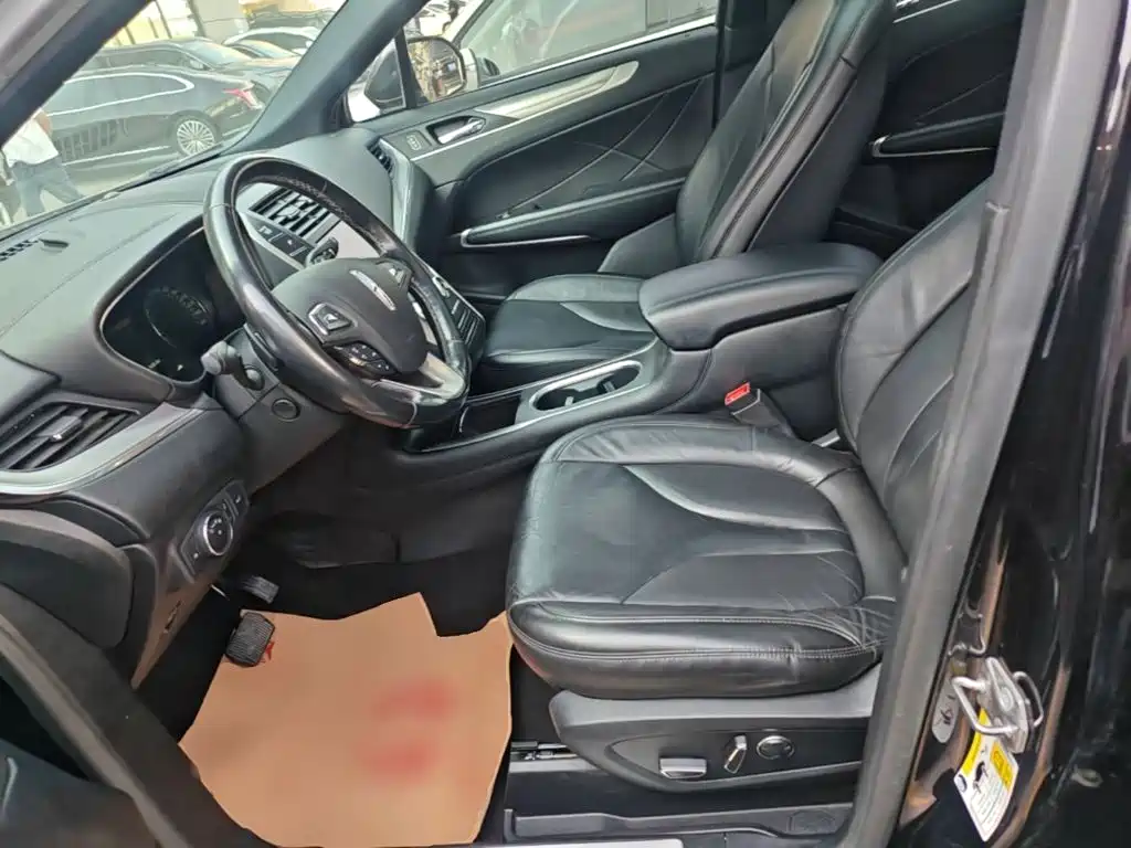 Lincoln MKC — миниатюра 11
