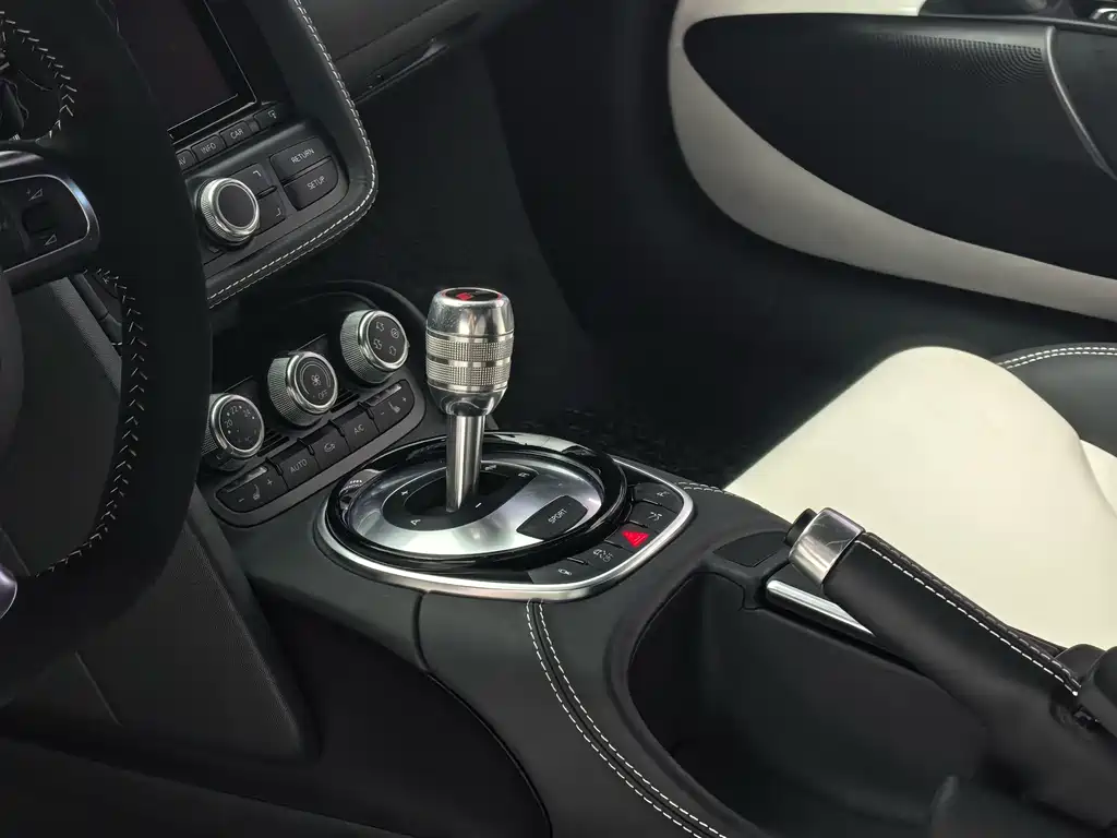 Audi R8 — миниатюра 26